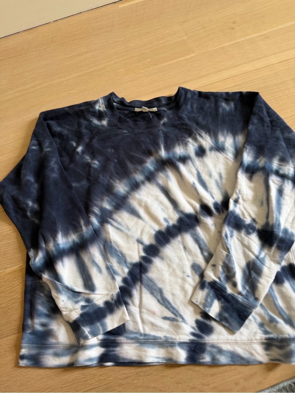 Splendid Tie-Dye Long Sleeve Crewneck Sweatshirt - Navy & White
